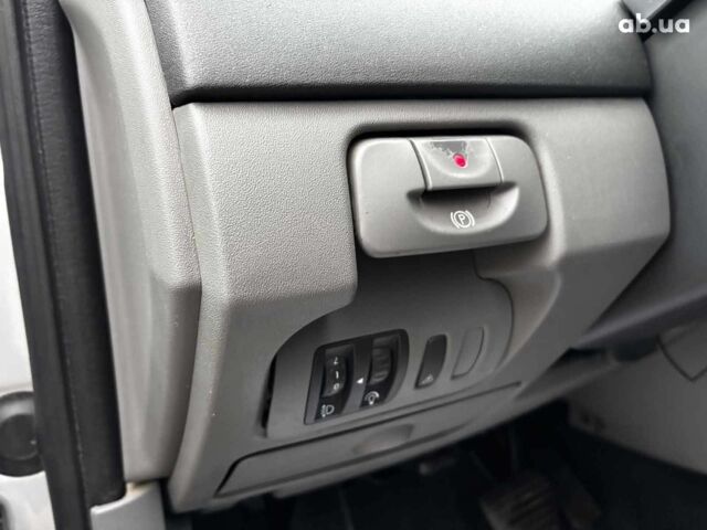 Сірий Рено Меган, об'ємом двигуна 2 л та пробігом 250 тис. км за 4600 $, фото 19 на Automoto.ua