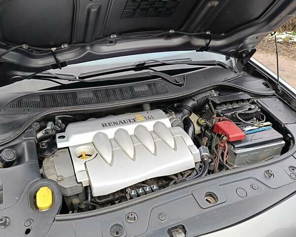 Серый Рено Меган, объемом двигателя 1.6 л и пробегом 280 тыс. км за 5300 $, фото 4 на Automoto.ua