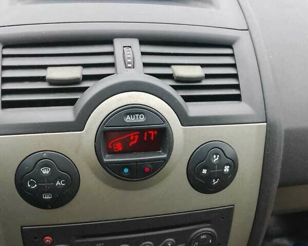 Серый Рено Меган, объемом двигателя 1.6 л и пробегом 189 тыс. км за 4900 $, фото 13 на Automoto.ua