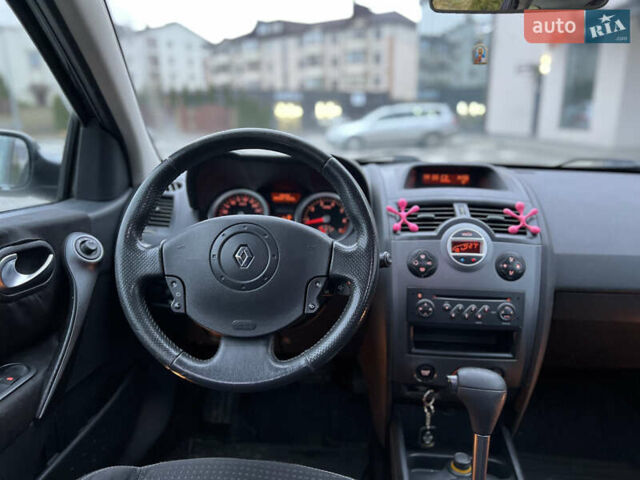 Серый Рено Меган, объемом двигателя 1.6 л и пробегом 221 тыс. км за 4850 $, фото 19 на Automoto.ua