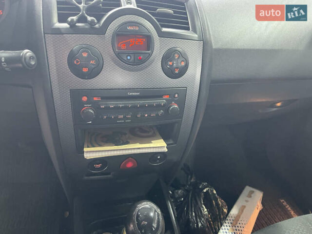 Серый Рено Меган, объемом двигателя 1.9 л и пробегом 277 тыс. км за 3950 $, фото 16 на Automoto.ua