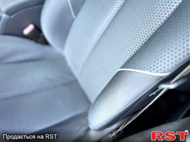 Сірий Рено Меган, об'ємом двигуна 1.6 л та пробігом 200 тис. км за 5650 $, фото 2 на Automoto.ua