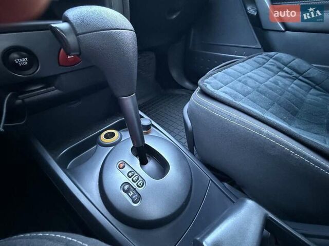 Серый Рено Меган, объемом двигателя 1.6 л и пробегом 317 тыс. км за 4700 $, фото 36 на Automoto.ua