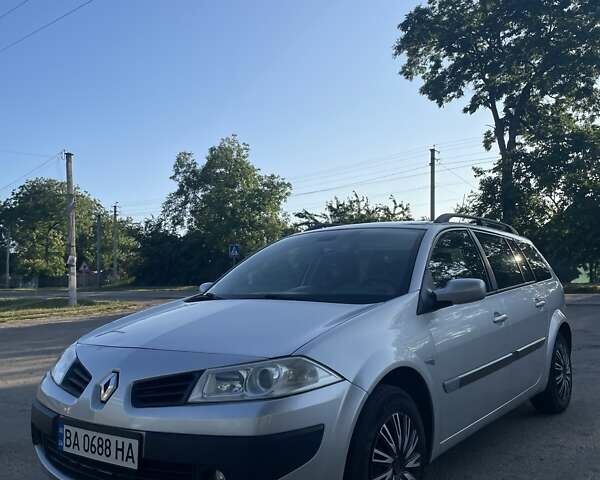 Серый Рено Меган, объемом двигателя 1.6 л и пробегом 220 тыс. км за 5100 $, фото 2 на Automoto.ua