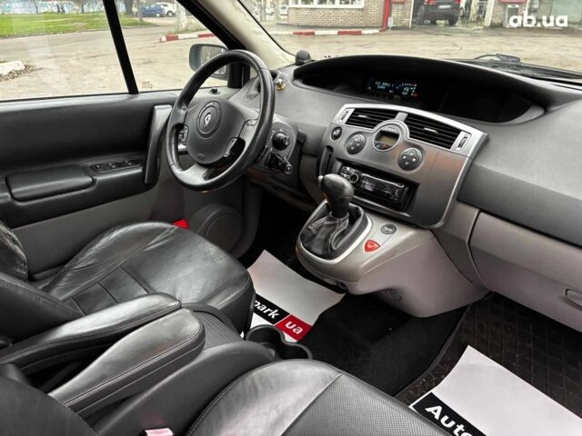Сірий Рено Меган, об'ємом двигуна 2 л та пробігом 250 тис. км за 4600 $, фото 17 на Automoto.ua
