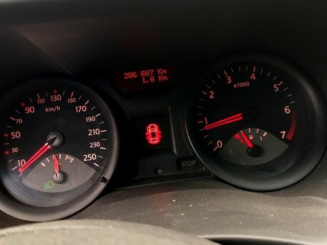 Сірий Рено Меган, об'ємом двигуна 1.6 л та пробігом 286 тис. км за 4500 $, фото 10 на Automoto.ua