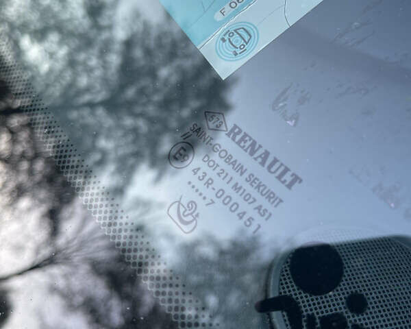 Серый Рено Меган, объемом двигателя 1.5 л и пробегом 278 тыс. км за 4100 $, фото 14 на Automoto.ua
