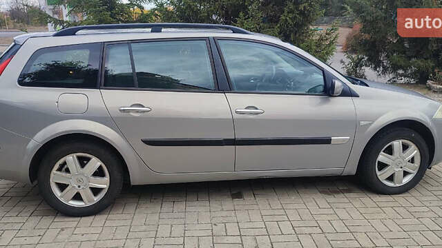 Сірий Рено Меган, об'ємом двигуна 1.6 л та пробігом 183 тис. км за 4600 $, фото 2 на Automoto.ua