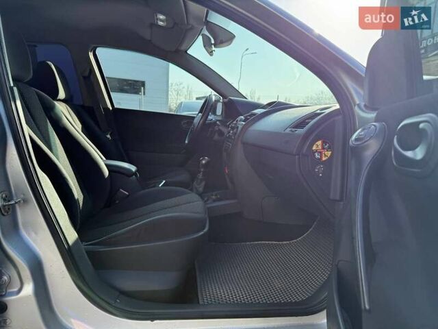 Серый Рено Меган, объемом двигателя 1.9 л и пробегом 330 тыс. км за 4999 $, фото 16 на Automoto.ua