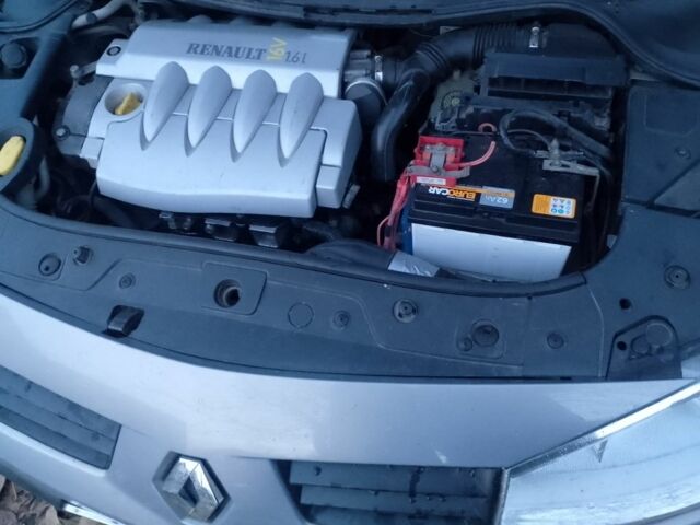 Серый Рено Меган, объемом двигателя 0 л и пробегом 180 тыс. км за 4600 $, фото 6 на Automoto.ua