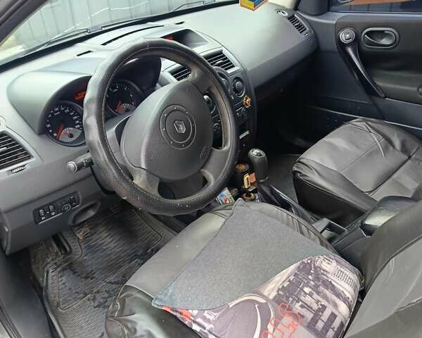 Серый Рено Меган, объемом двигателя 1.6 л и пробегом 280 тыс. км за 5300 $, фото 11 на Automoto.ua