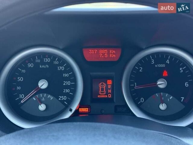Серый Рено Меган, объемом двигателя 1.6 л и пробегом 317 тыс. км за 4700 $, фото 32 на Automoto.ua