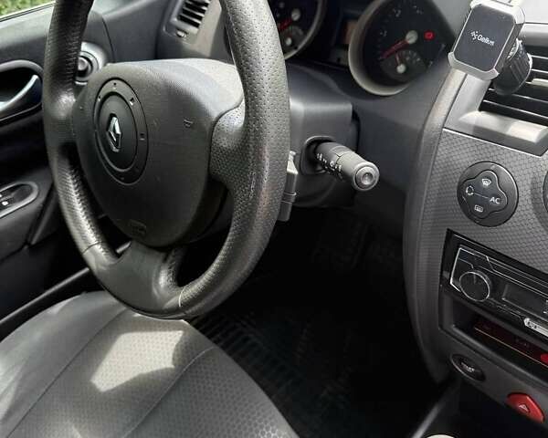 Серый Рено Меган, объемом двигателя 1.6 л и пробегом 263 тыс. км за 5899 $, фото 3 на Automoto.ua