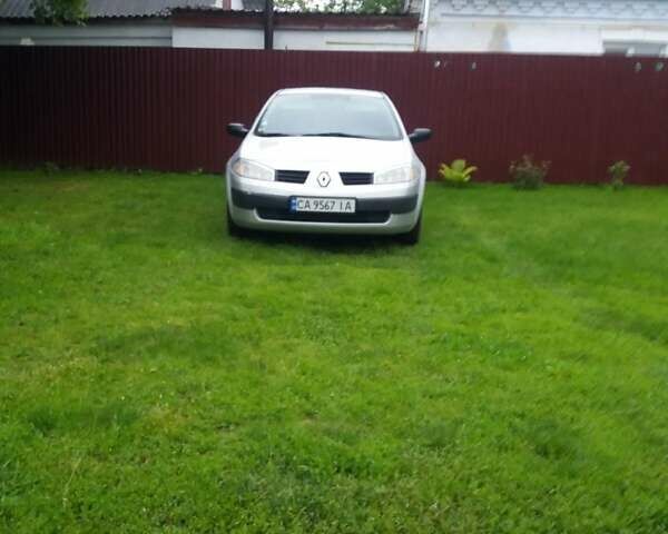 Серый Рено Меган, объемом двигателя 1.5 л и пробегом 205 тыс. км за 4750 $, фото 2 на Automoto.ua