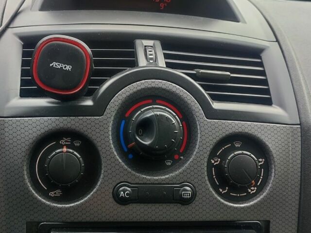 Сірий Рено Меган, об'ємом двигуна 0 л та пробігом 183 тис. км за 4600 $, фото 4 на Automoto.ua