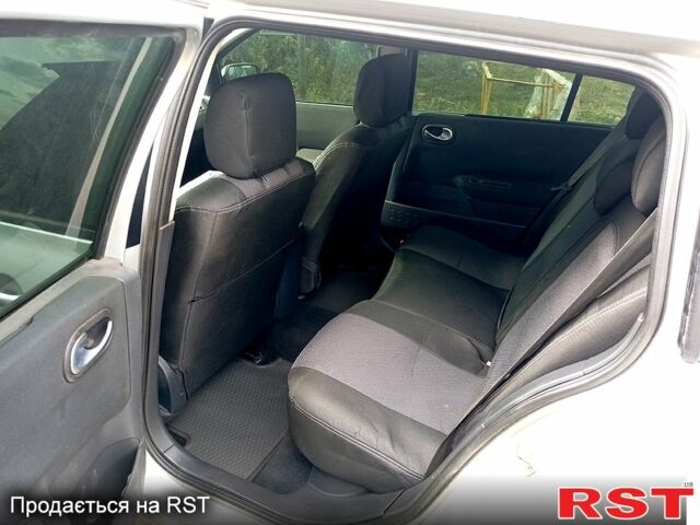 Серый Рено Меган, объемом двигателя 1.5 л и пробегом 260 тыс. км за 4400 $, фото 6 на Automoto.ua