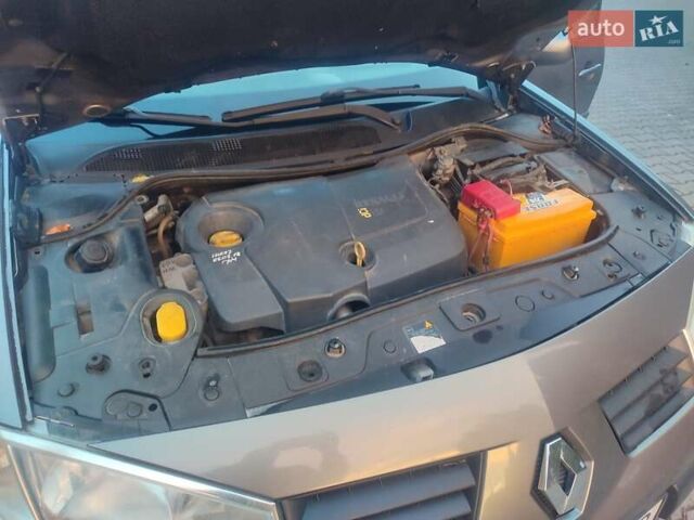 Серый Рено Меган, объемом двигателя 1.46 л и пробегом 211 тыс. км за 4650 $, фото 5 на Automoto.ua