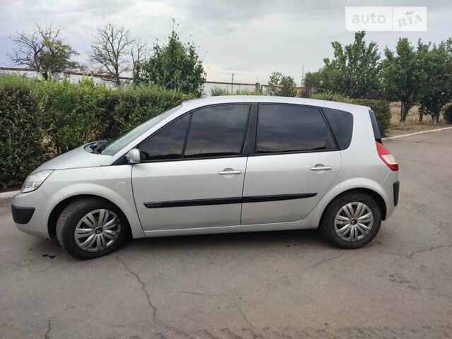 Серый Рено Меган, объемом двигателя 2 л и пробегом 200 тыс. км за 5100 $, фото 2 на Automoto.ua