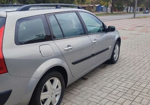 Сірий Рено Меган, об'ємом двигуна 1.6 л та пробігом 183 тис. км за 4199 $, фото 2 на Automoto.ua