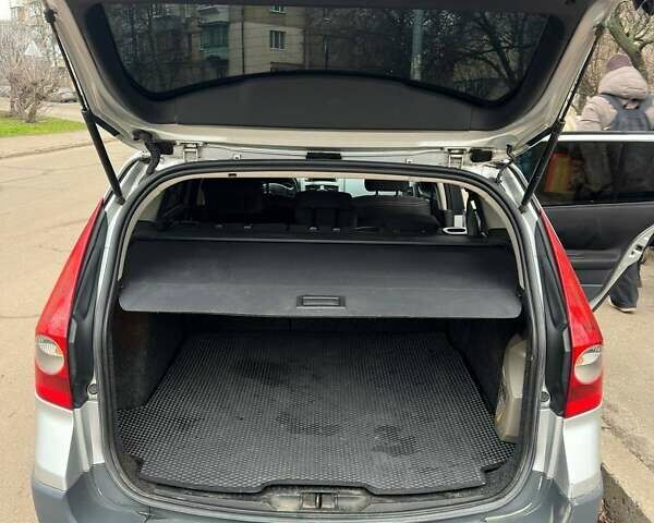 Серый Рено Меган, объемом двигателя 1.6 л и пробегом 177 тыс. км за 3800 $, фото 5 на Automoto.ua