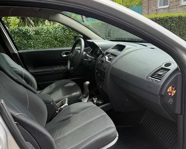 Серый Рено Меган, объемом двигателя 1.6 л и пробегом 263 тыс. км за 5899 $, фото 6 на Automoto.ua