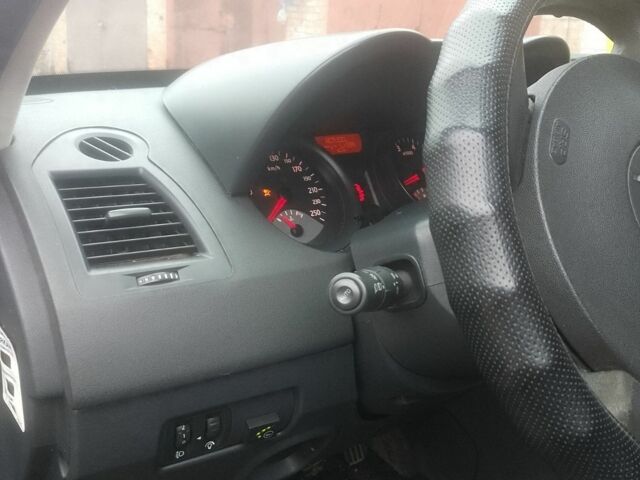 Серый Рено Меган, объемом двигателя 1.6 л и пробегом 267 тыс. км за 4500 $, фото 8 на Automoto.ua