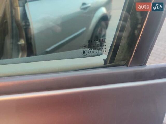 Серый Рено Меган, объемом двигателя 1.46 л и пробегом 211 тыс. км за 4650 $, фото 14 на Automoto.ua