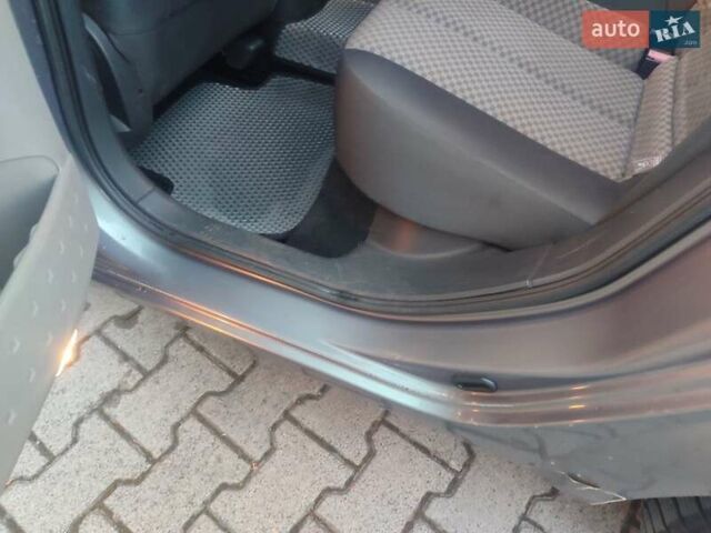 Серый Рено Меган, объемом двигателя 1.46 л и пробегом 211 тыс. км за 4650 $, фото 7 на Automoto.ua