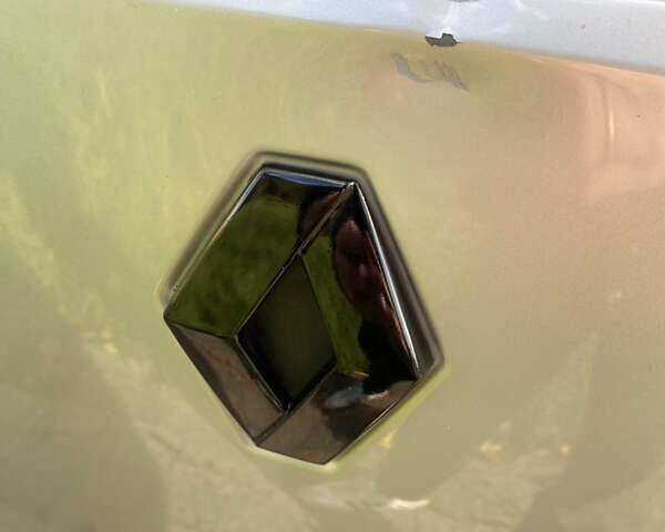 Серый Рено Меган, объемом двигателя 1.6 л и пробегом 250 тыс. км за 4800 $, фото 23 на Automoto.ua