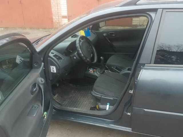 Серый Рено Меган, объемом двигателя 1.6 л и пробегом 267 тыс. км за 4500 $, фото 4 на Automoto.ua