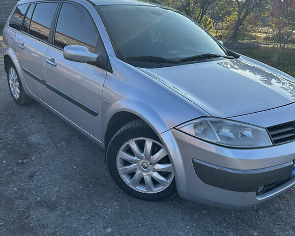 Рено Меган 2005 у Славянске на Automoto.ua Сірий Рено Меган, об'ємом двигуна 1.46 л та пробігом 261 тис. км за 4300 $, фото 6 на Automoto.ua