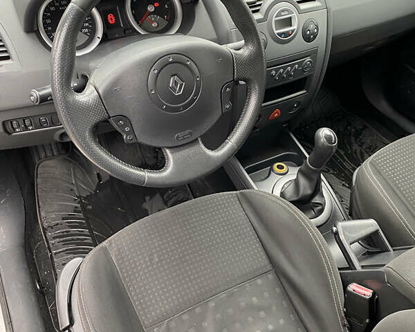 Сірий Рено Меган, об'ємом двигуна 1.6 л та пробігом 280 тис. км за 4999 $, фото 6 на Automoto.ua