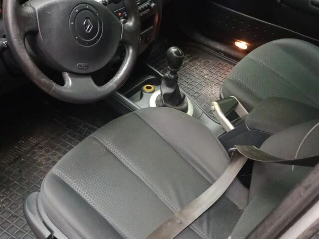 Серый Рено Меган, объемом двигателя 1.9 л и пробегом 268 тыс. км за 3200 $, фото 4 на Automoto.ua