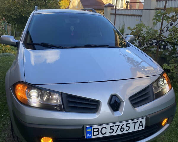 Серый Рено Меган, объемом двигателя 1.6 л и пробегом 250 тыс. км за 4800 $, фото 24 на Automoto.ua