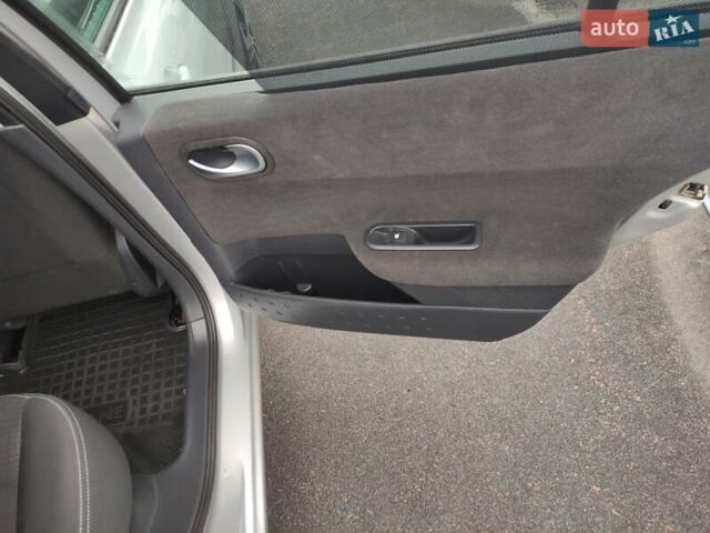 Сірий Рено Меган, об'ємом двигуна 1.6 л та пробігом 250 тис. км за 5400 $, фото 11 на Automoto.ua