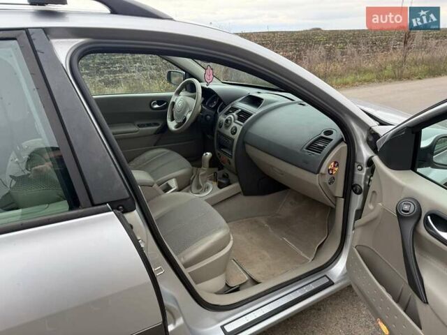 Сірий Рено Меган, об'ємом двигуна 1.6 л та пробігом 155 тис. км за 4900 $, фото 13 на Automoto.ua