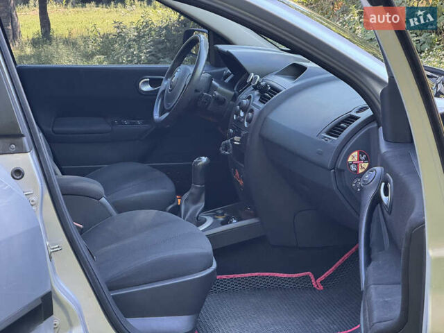Рено Меган 2005 в Сумах на Automoto.ua Серый Рено Меган, объемом двигателя 1.6 л и пробегом 160 тыс. км за 5400 $, фото 7 на Automoto.ua