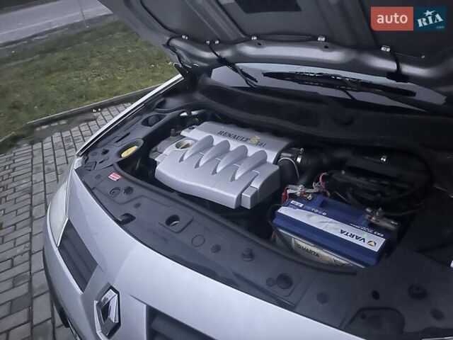 Серый Рено Меган, объемом двигателя 1.6 л и пробегом 168 тыс. км за 4499 $, фото 39 на Automoto.ua