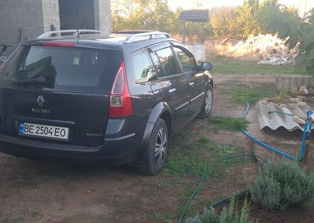 Рено Меган 2005 у Миколаєві на Automoto.ua Сірий Рено Меган, об'ємом двигуна 1.9 л та пробігом 315 тис. км за 5500 $, фото 3 на Automoto.ua