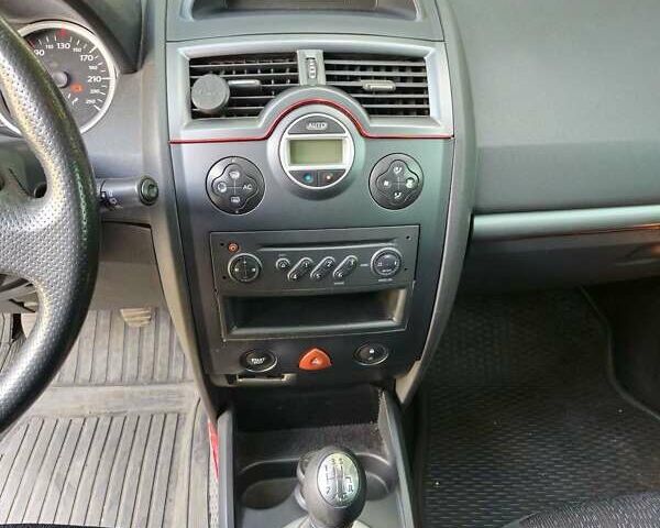 Сірий Рено Меган, об'ємом двигуна 2 л та пробігом 210 тис. км за 5200 $, фото 13 на Automoto.ua