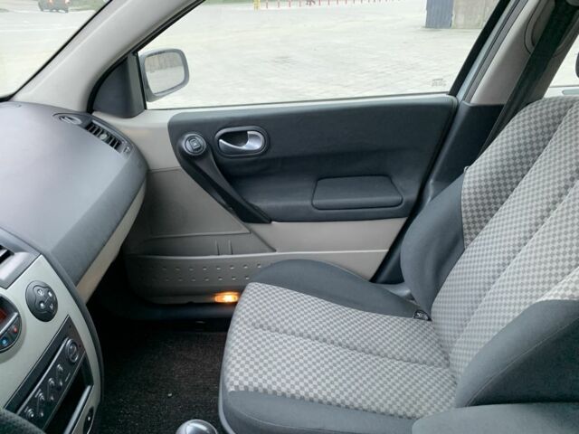 Сірий Рено Меган, об'ємом двигуна 1.6 л та пробігом 213 тис. км за 4650 $, фото 11 на Automoto.ua