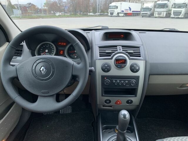 Сірий Рено Меган, об'ємом двигуна 1.6 л та пробігом 213 тис. км за 4650 $, фото 9 на Automoto.ua