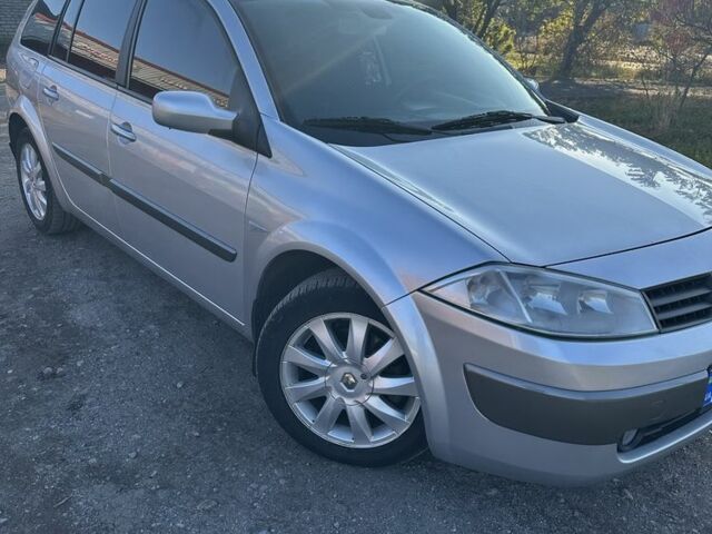 Рено Меган 2005 в Славянске на Automoto.ua Серый Рено Меган, объемом двигателя 0 л и пробегом 261 тыс. км за 4300 $, фото 5 на Automoto.ua