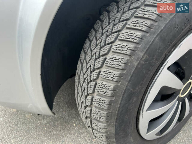 Серый Рено Меган, объемом двигателя 1.6 л и пробегом 285 тыс. км за 4300 $, фото 7 на Automoto.ua