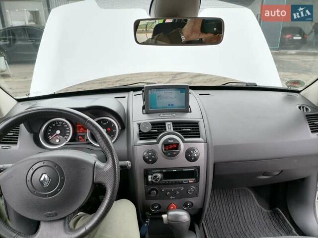 Сірий Рено Меган, об'ємом двигуна 1.6 л та пробігом 105 тис. км за 5300 $, фото 2 на Automoto.ua