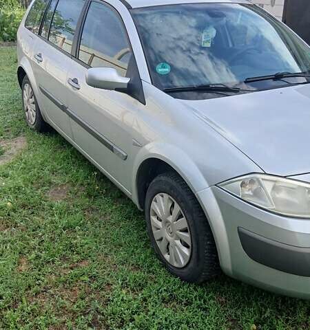 Серый Рено Меган, объемом двигателя 1.6 л и пробегом 260 тыс. км за 4900 $, фото 3 на Automoto.ua