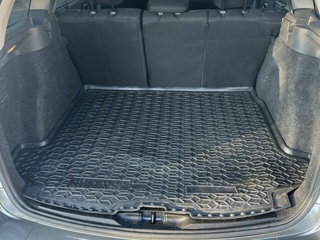 Рено Меган 2005 в Славянске на Automoto.ua Серый Рено Меган, объемом двигателя 0 л и пробегом 261 тыс. км за 4300 $, фото 6 на Automoto.ua