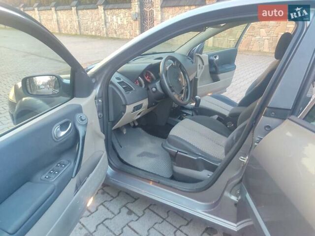 Серый Рено Меган, объемом двигателя 1.46 л и пробегом 211 тыс. км за 4650 $, фото 32 на Automoto.ua