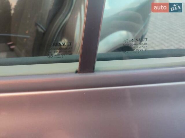 Серый Рено Меган, объемом двигателя 1.46 л и пробегом 211 тыс. км за 4650 $, фото 12 на Automoto.ua