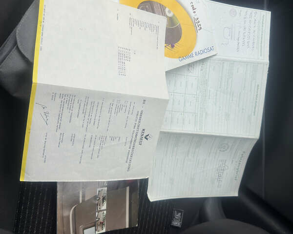 Серый Рено Меган, объемом двигателя 1.6 л и пробегом 197 тыс. км за 5300 $, фото 27 на Automoto.ua